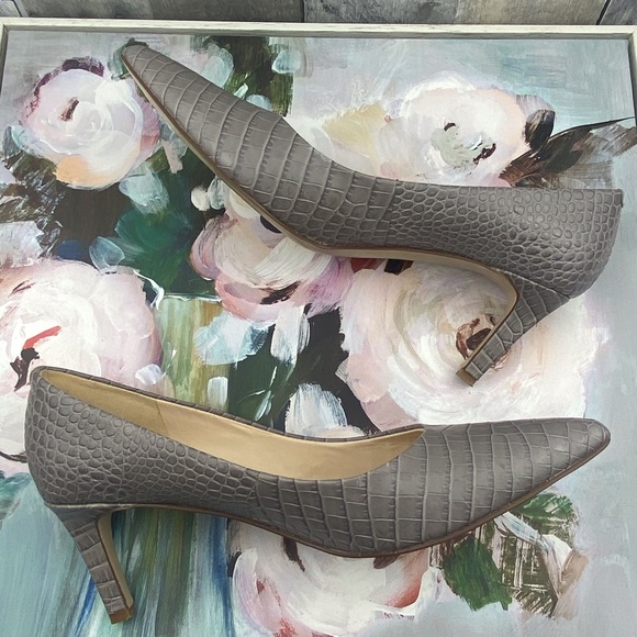 Nine West Eara Gray Faux Croc Print Leather Heels Size 10 - Picture 6 of 12